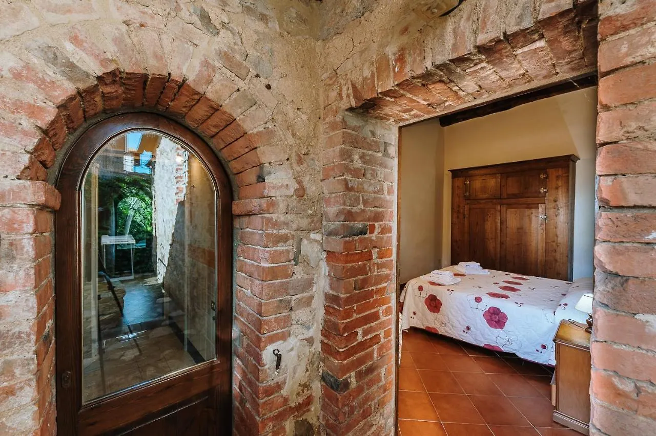 Borgo Villa A Sesta San Gusme 3*,