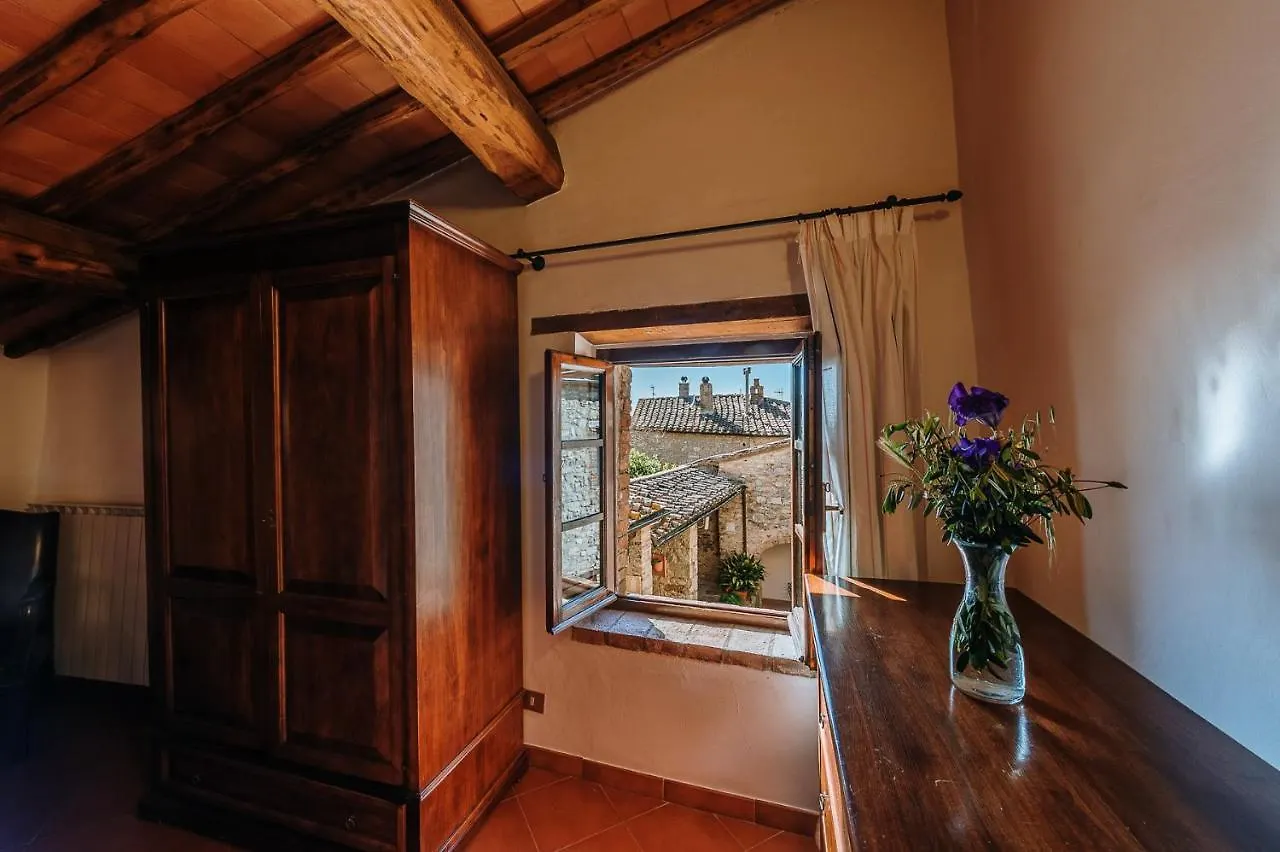 Borgo Villa A Sesta San Gusme 3*,